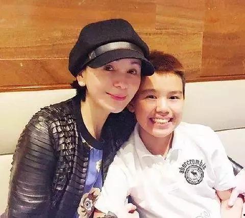 单亲妈妈演员表,温情演绎母爱力量，演员阵容星光熠熠